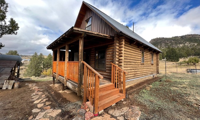 Alturas Cabina | Mountain Cabin Getaway - The Cranky Canard