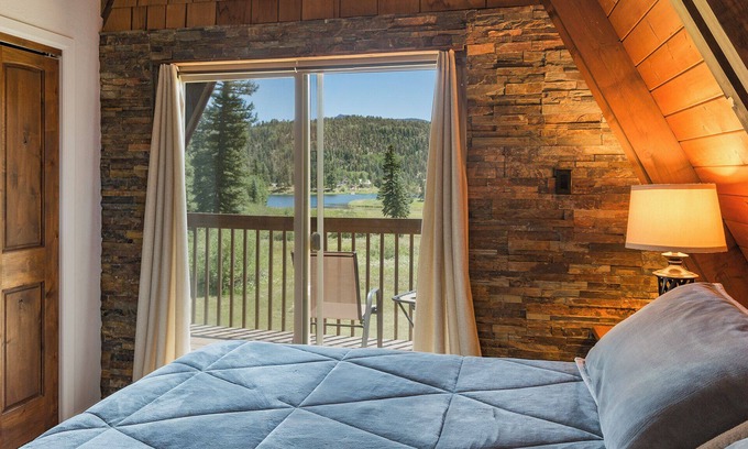 Columbine Lake Cabina | Mountain Cabin - Lake Views - Hot Tub - Minutes to Purgatory Resort