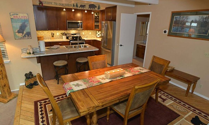 Tennis Village Condominio | 63 Tennis Village: condominio de 2 dormitorios / 2 baños en Sunriver, para 8 personas