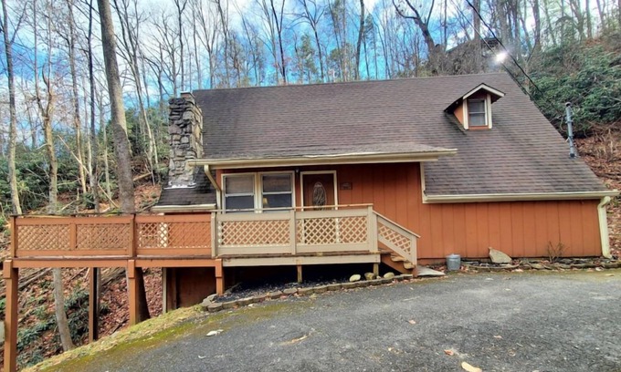 Chalet Village Chalet De Esquí | Mountain Getaway: 3-Bedroom Hidden Creek Chalet