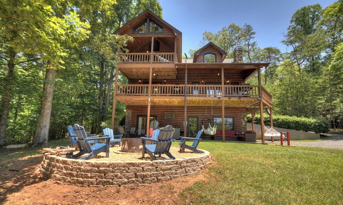 My Mountain Cabina | Mountain Gypsy, Hot Tub, Games Indoor / Outdoor