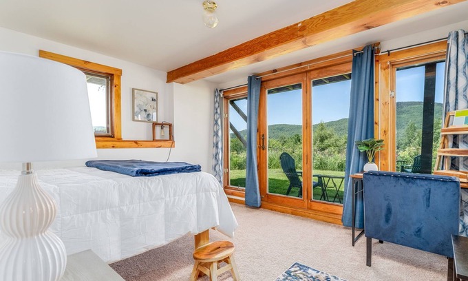 Eastern Vermont Casa | Mountain haven - 20 min from Stowe, 1 Mile from Lake Elmore - NO EXTRA FEES