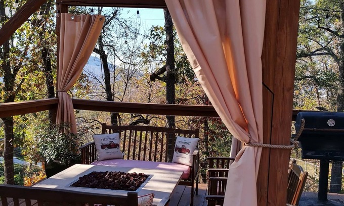 Chattanooga Casa | mountain house feel only 3.5 miles to downtown on missionary ridge