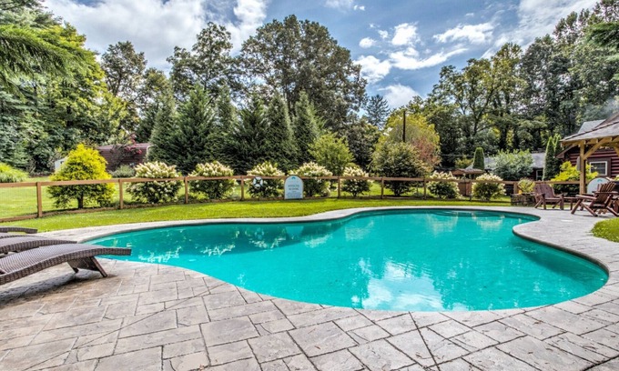 Skyland Casa | Mountain Laurel Oasis | Asheville Area Home with Private Pool