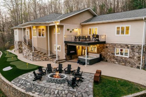 Skyland Casa | Mountain Mansion Estate Luxurious Family Fun