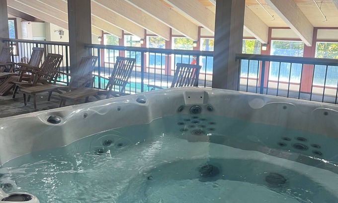 Campton Condominio | Mountain Oasis: 3-Bedroom plus Loft with Resort-Style Amenities. Pet Friendly!