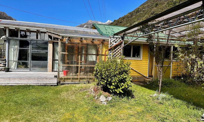 Otira Cabaña | Mountain Retreat Beautiful Nature Peaceful Surroundings Trails Sleeps 8+ Guests