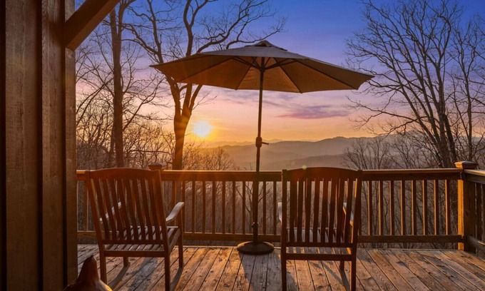 Swannanoa Casa | Ridgetop Beauty | Expansive Mtn Views | Near AVL