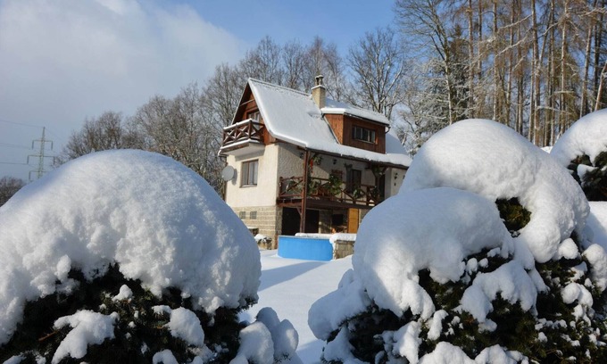 Ktova Casa | Retiro de montaña con piscina
