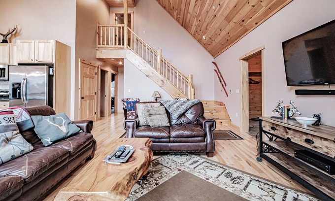 Sunday River Area Chalet De Esquí | Mountain side house off of the Sunday River Road