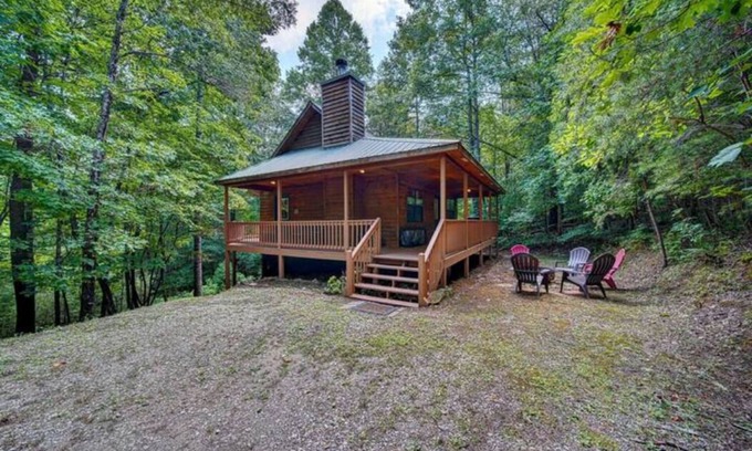 Blairsville Casa | Mountain Top Retreat - Secluded Mountain Cabin close to North Carolina!