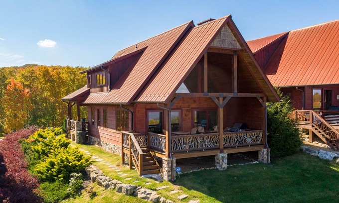 Elk Park Casa | Mountain Valley Lodge at Eagles Nest: Pet Friendly, Amazing Views, & Woodburning Fireplace!