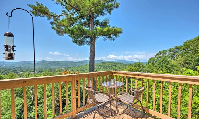 Campton Casa | Mountain-View Campton Retreat ~ 3 Mi to Ski Slopes