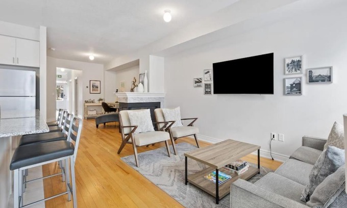 The Blue Mountains Casa | Mountain View Townhouse Fresh and Bright at Blue