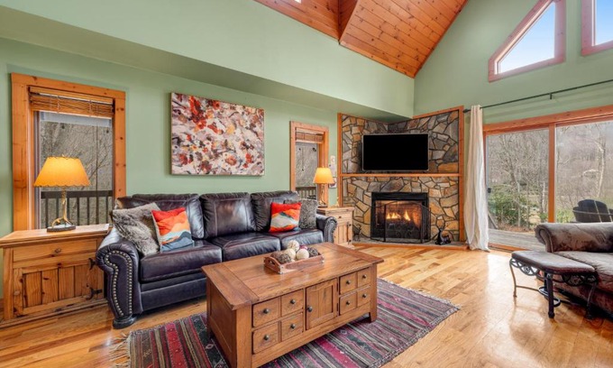 Charter Hills Casa | Mountain Waves