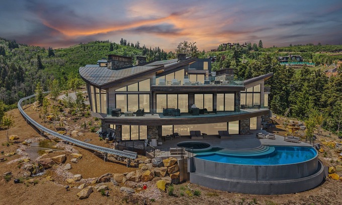 Deer Valley Chalet De Esquí | Mountainhead House, Ski Access Funicular, Pool, Hot Tub, Bowling Alley, Basketball Court