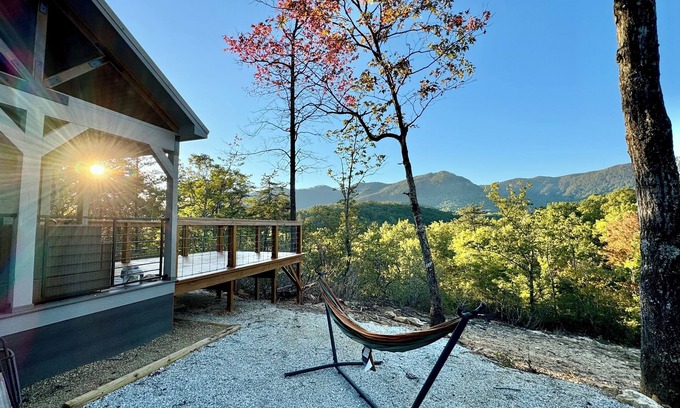 Cleveland Cabina | Mountainside Retreat with Mountain Views, Charming cabin with WiFi, AC