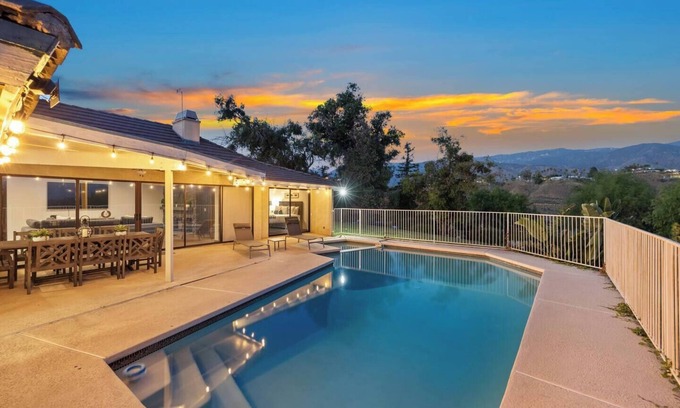 San Bernardino Casa | Mountaintop Pool Paradise - Mins to NOS Center