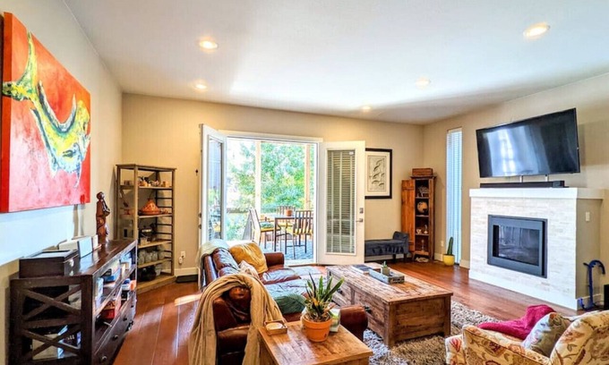 Sloan Lake Casa | ★ Movie Theater ★ Fire Pit ★