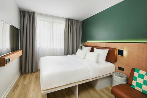 Quartier Saint-Ambroise Hotel | Moxy Paris Bastille