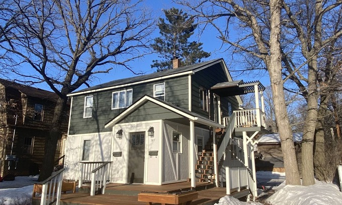 Crosby Cabaña | MTB Heritage Parkside Cottage