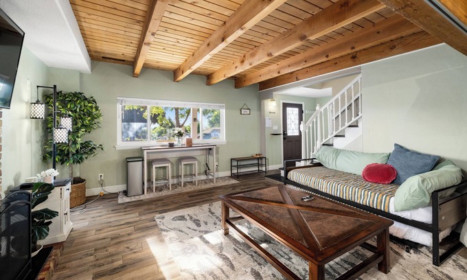 West University Casa | Mtn+City Views 4BR Firepit FamilyRetreat NearUNR