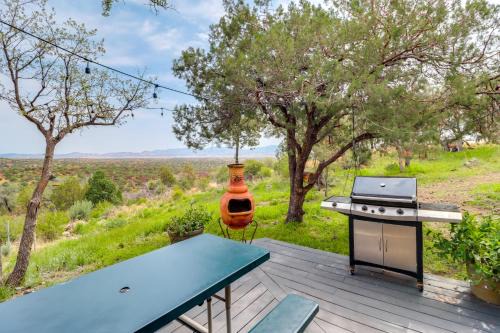 Patagonia Casa | Mtn-View Gem on 20 Acres Patagonia Cabin Hideaway