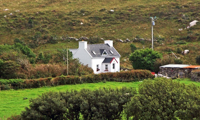 Eyeries Otro | Mullane's Cottage - Three Bedroom House, Sleeps 6