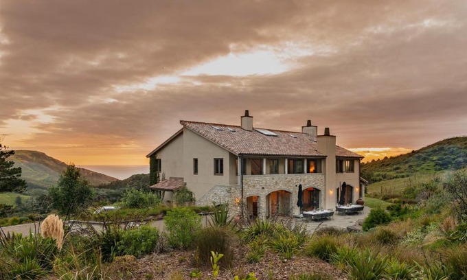 Muriwai Casa | Muriwai Estate by Amazing Accom