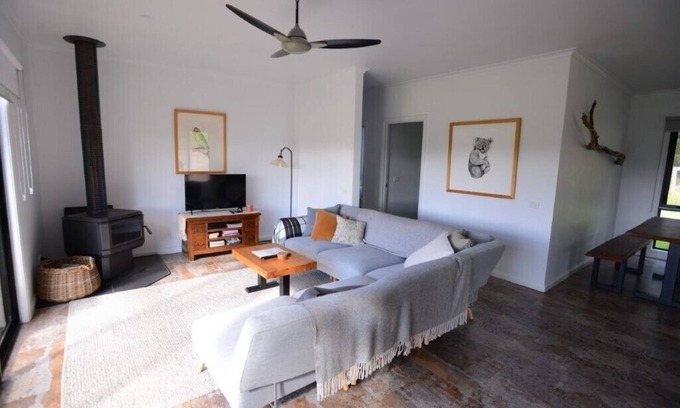 Carrajung South Otro | Murphy's @ Winswood, country retreat, pet friendly.