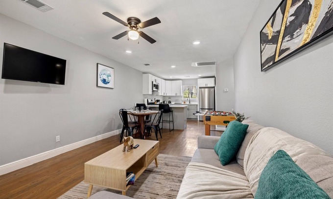 MacGregor Apartamento | Museums Cozy Med Center Apt | BBQ Fire Pit Games