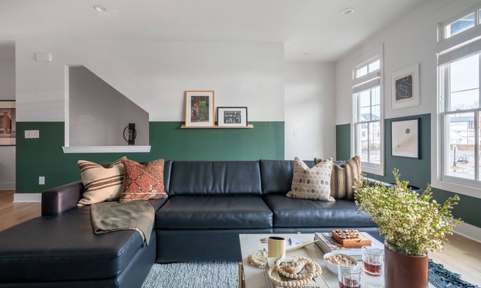 East Bank Apartamento | Musgraves & Twain by AvantStay | 2 Unit Buyout w/ 8BR in Heart of Nashville