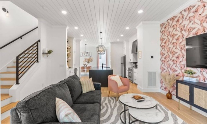 Hope Gardens Casa | Music City Townhome, Skyline View From Rooftop, Perfect For Longer Stays