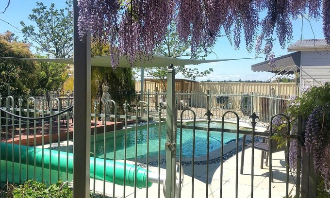 Rutherglen Cama Y Desayuno | Must Love Dogs B&b