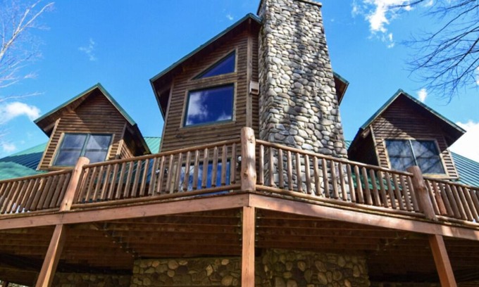 Russell Casa | Must see Lodge & Nature Preserve!