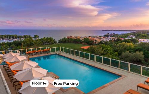 Coconut Grove Hotel | MVR Bright Suite with Premium Bedding