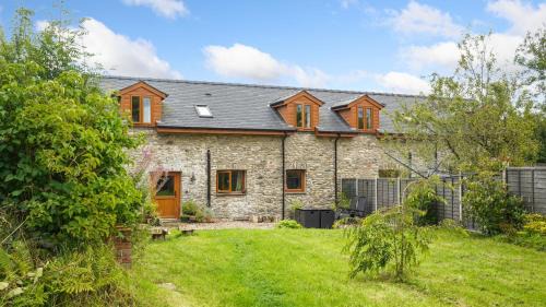 Bethania Casa | Mwsogl - Luxurious Family Fishing Lodge Near Aberaeron With Private Fishing