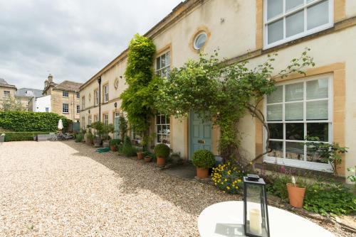 Cirencester Casa | My Place Go - Cirencester