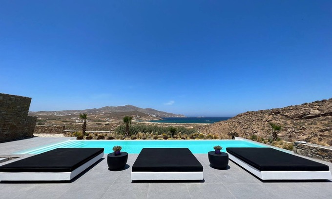 Ftelia Villa | MYKONOS - BLACK AND WHITE VILLAS - DESIGN VILLAS WITH MOST BEAUTIFUL SEA VIEW!