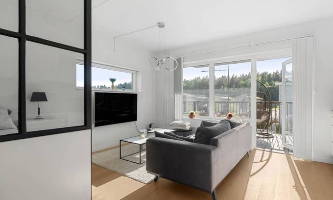 Gribbylund Apartamento | Mysig lägenhet - Gym, solig terrass, BBQ Grill