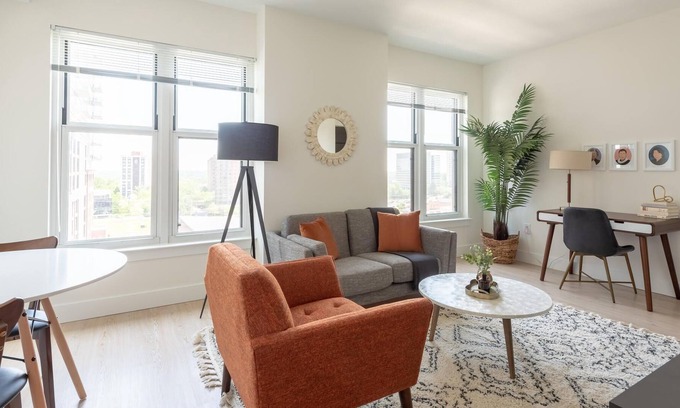 North Bethesda Apartamento | N Bethesda 1BR with Pool and Gym Access