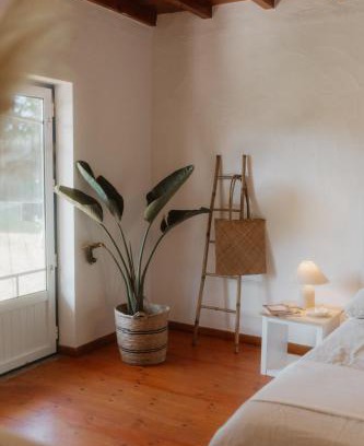 Mafra Cabina | NaNa House Ericeira - Yoga & Surf