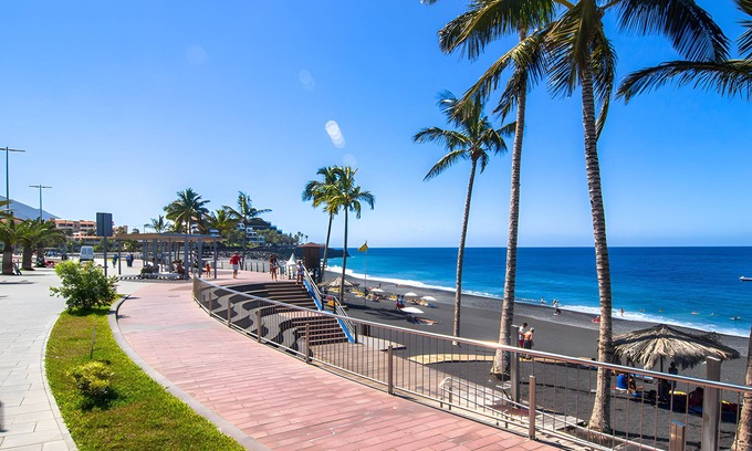 Puerto Naos Apartamento | Apartamento 'Naos' con vistas al mar, Wi-Fi y aire acondicionado