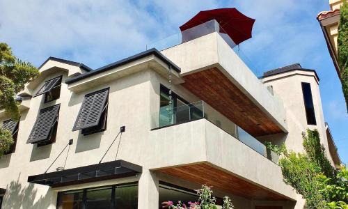 Naples Casa | Naples Luxury Retreat - 2 BDR Walk to Beach Dining & Shops