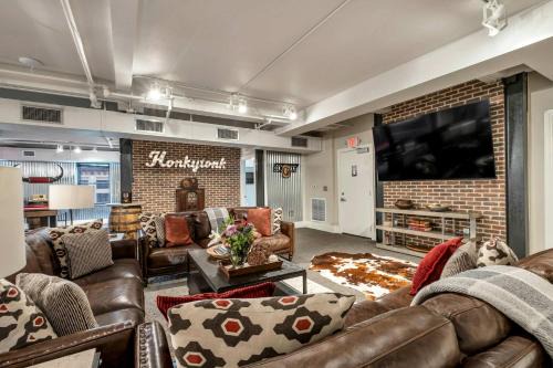 Downtown Nashville Apartamento | Nashville Honky Tonk Suite 6 BR by Maddox Hotel
