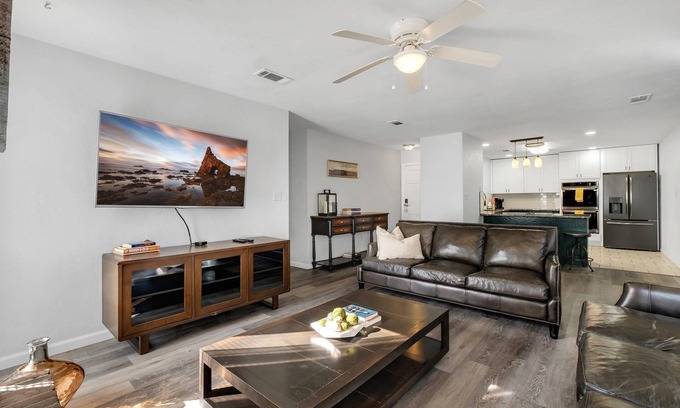 Tallahassee Casa | Nature Lover's Oasis, Charming 3-bedroom house with WiFi, AC and fireplace