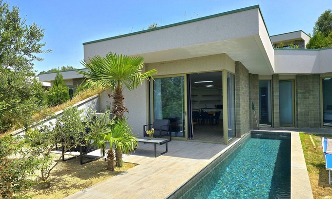 Ishem Chalet De Esquí | Nature Retreat with Private Pool 279