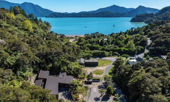 Moetapu Bay Casa | Nature's Luxury - Moetapu Bay Holiday Home