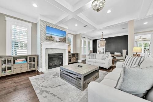 Santa Rosa Beach Casa | NatureWalk on 30A Overlooking Beautiful Pond!