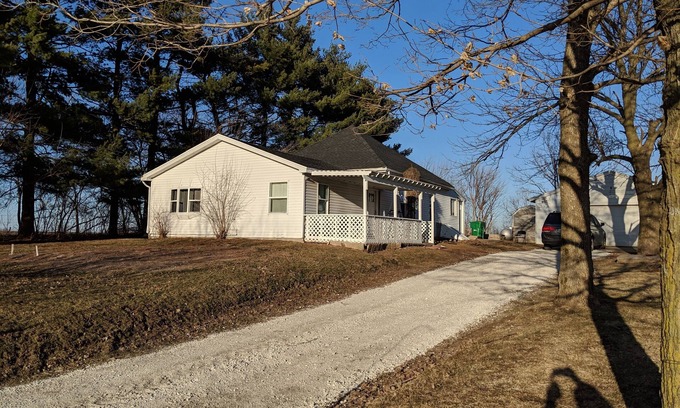 Niota Cabaña | Nauvoo Country Cottage - Sleeps 12